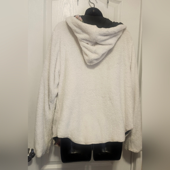 Johnny Was Cream Teddy Jacket with Black Floral-Lined Hood Reversible Size XL - Picture 2 of 5